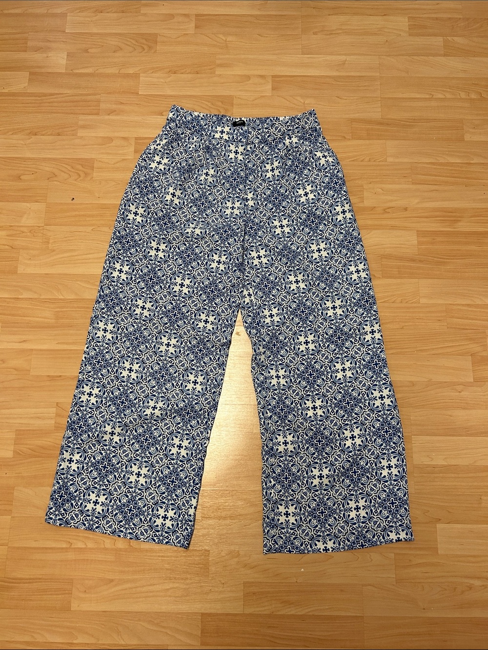 Express Blue & White Patterned Wide-Leg Women's Joggers